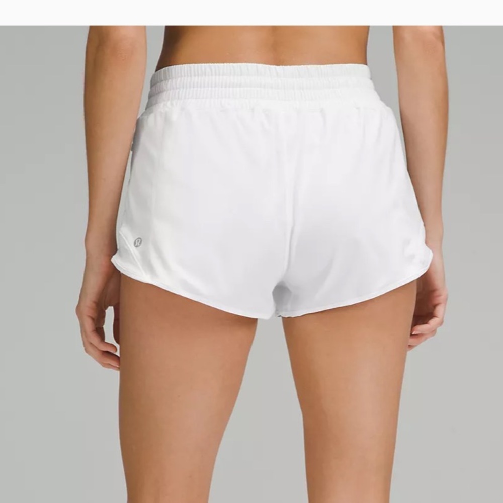 Lululemon high waisted Hotty Hot Shorts🍋